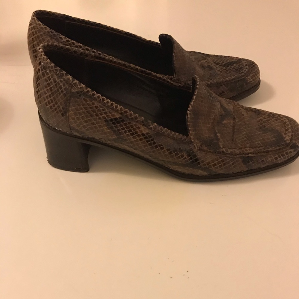 Sesto Meucci snakeskin healed loaders sz 7